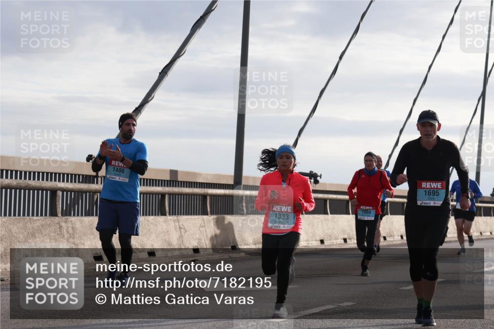 03.10.2024 - Köhlbrandbrückenlauf Matties Gatica Varas http://msf.ph/oto/7182195 03.10.2024 09:25:01 Position 2 1486, 1333, 1695, 1504 meine-sportfotos.de