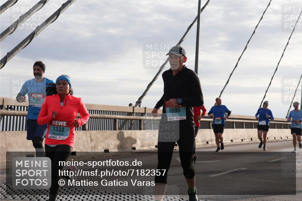 03.10.2024 - Köhlbrandbrückenlauf Matties Gatica Varas http://msf.ph/oto/7182357 03.10.2024 09:25:03 Position 2 1486, 1333, 1695, 1624 meine-sportfotos.de