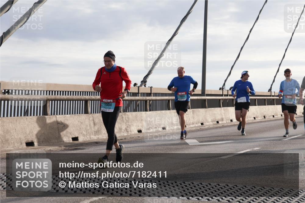03.10.2024 - Köhlbrandbrückenlauf Matties Gatica Varas http://msf.ph/oto/7182411 03.10.2024 09:25:04 Position 2 2, 1504 meine-sportfotos.de