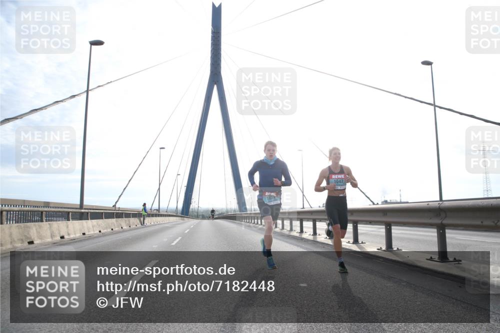 03.10.2024 - Köhlbrandbrückenlauf Jannik Wohlers http://msf.ph/oto/7182448 03.10.2024 09:17:16 Position 1 1839, 1047 meine-sportfotos.de