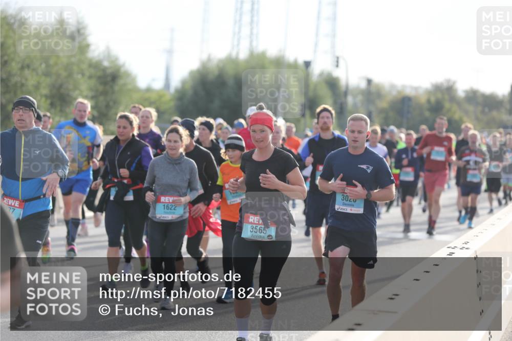 03.10.2024 - Köhlbrandbrückenlauf Fuchs,  Jonas http://msf.ph/oto/7182455 03.10.2024 09:17:33 Position 3 37, 1622, 3565, 3020 meine-sportfotos.de