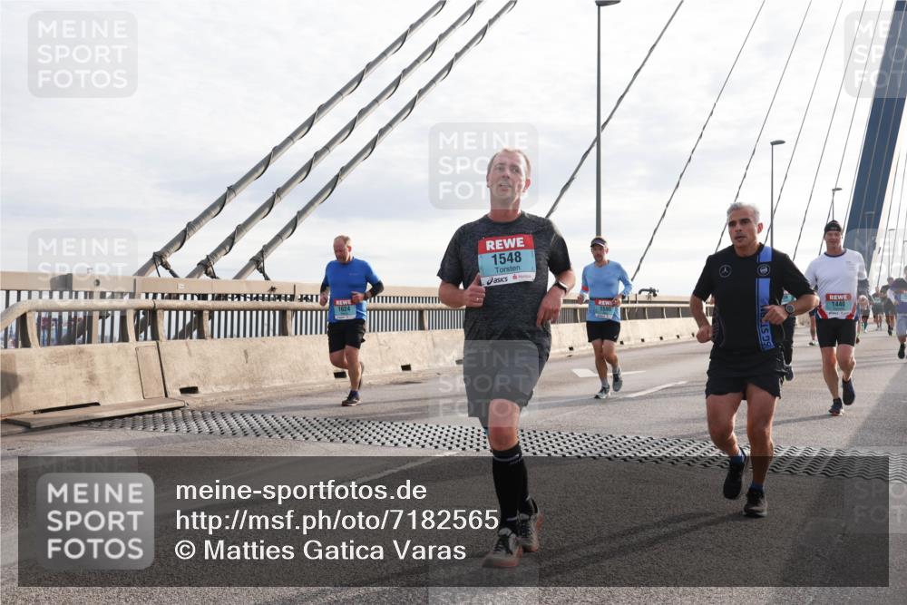 03.10.2024 - Köhlbrandbrückenlauf Matties Gatica Varas http://msf.ph/oto/7182565 03.10.2024 09:25:07 Position 2 1624, 1548, 1440 meine-sportfotos.de