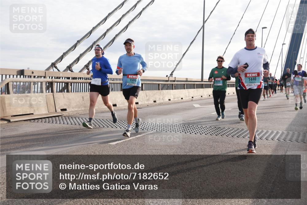 03.10.2024 - Köhlbrandbrückenlauf Matties Gatica Varas http://msf.ph/oto/7182652 03.10.2024 09:25:08 Position 2 1595, 1235, 1440 meine-sportfotos.de