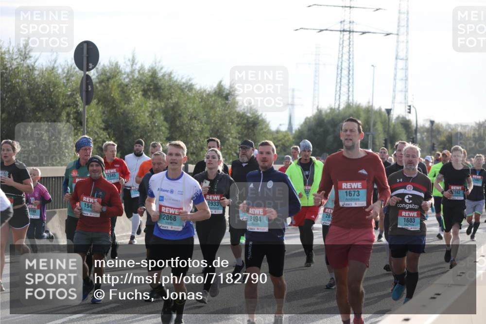 03.10.2024 - Köhlbrandbrückenlauf Fuchs,  Jonas http://msf.ph/oto/7182790 03.10.2024 09:17:41 Position 3 10, 3190, 194, 1345, 154, 1933, 2068, 2494, 1673, 287, 1603, 2491, 163 meine-sportfotos.de