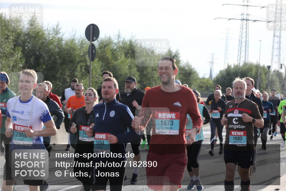 03.10.2024 - Köhlbrandbrückenlauf Fuchs,  Jonas http://msf.ph/oto/7182890 03.10.2024 09:17:42 Position 3 2741, 1603, 2066, 19, 2494, 1673 meine-sportfotos.de