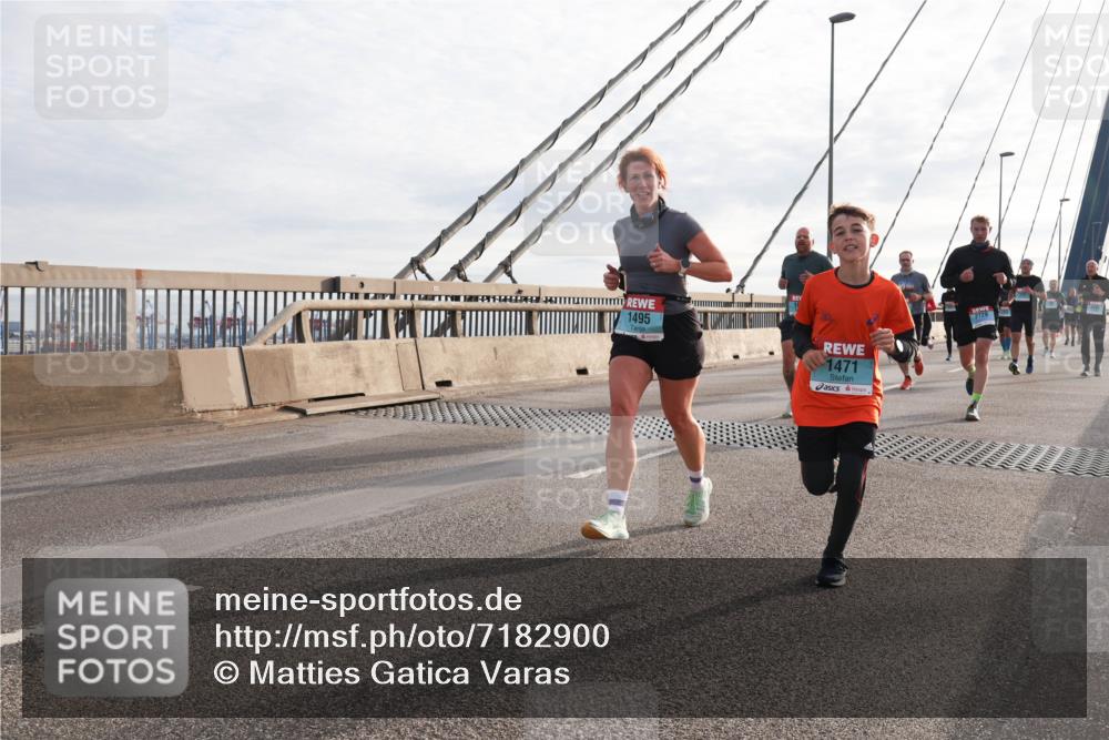 03.10.2024 - Köhlbrandbrückenlauf Matties Gatica Varas http://msf.ph/oto/7182900 03.10.2024 09:25:13 Position 2 1495, 1471, 2728 meine-sportfotos.de