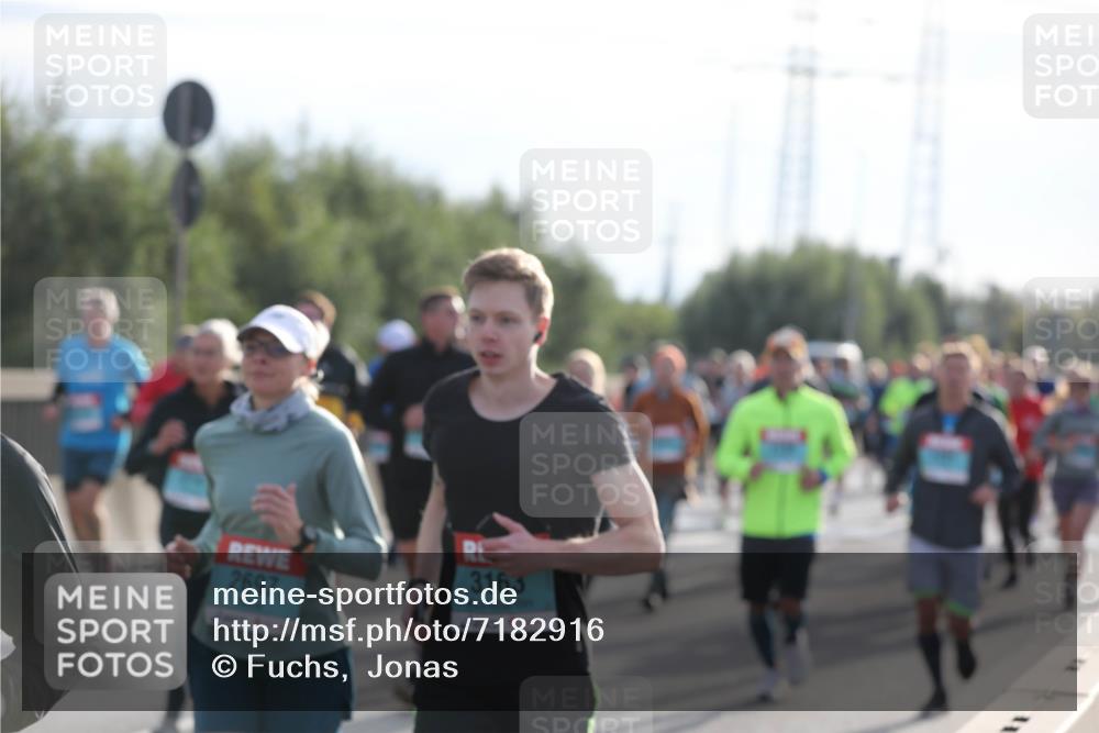 03.10.2024 - Köhlbrandbrückenlauf Fuchs,  Jonas http://msf.ph/oto/7182916 03.10.2024 09:17:45 Position 3 2697, 3163 meine-sportfotos.de