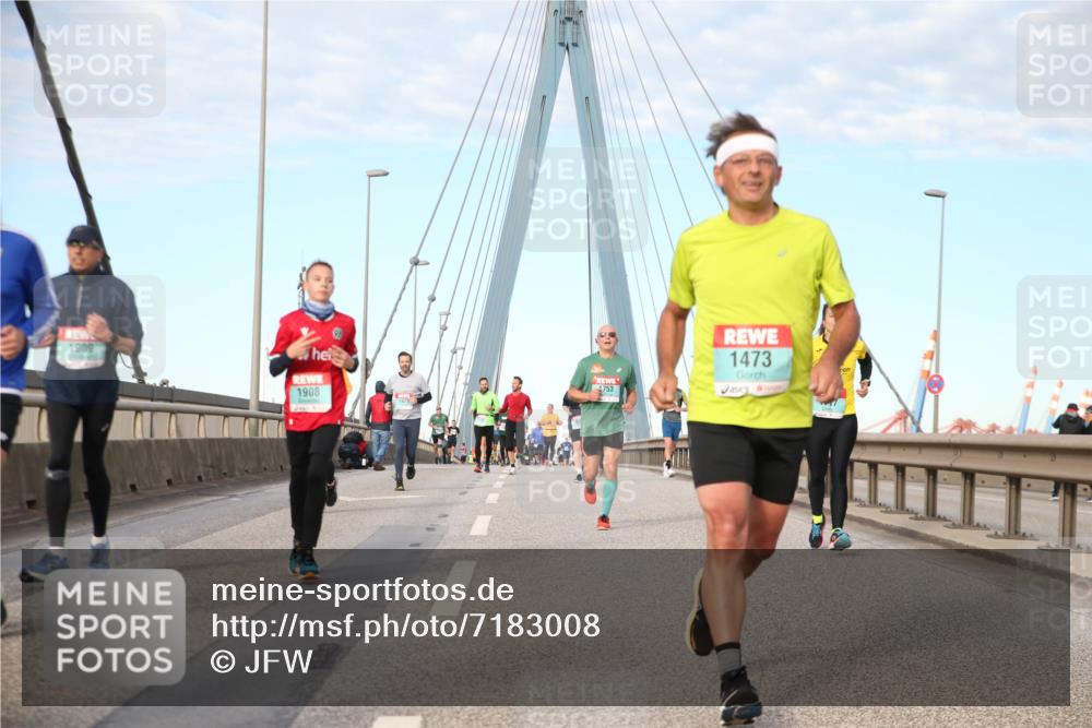 03.10.2024 - Köhlbrandbrückenlauf Jannik Wohlers http://msf.ph/oto/7183008 03.10.2024 09:43:48 Position 2 1473, 4753, 1909, 1908 meine-sportfotos.de