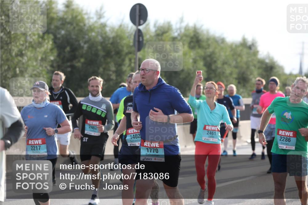 03.10.2024 - Köhlbrandbrückenlauf Fuchs,  Jonas http://msf.ph/oto/7183086 03.10.2024 09:17:53 Position 3 2217, 2014, 2462, 1402, 1770, 2461, 2286 meine-sportfotos.de