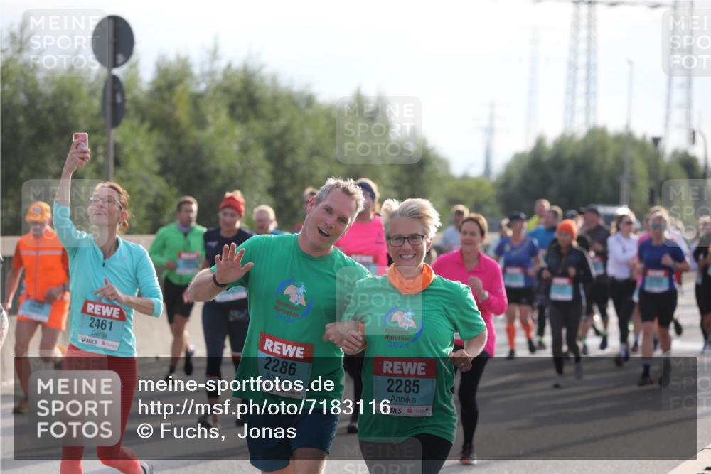 03.10.2024 - Köhlbrandbrückenlauf Fuchs,  Jonas http://msf.ph/oto/7183116 03.10.2024 09:17:54 Position 3 2461, 024, 2286, 2024, 2285 meine-sportfotos.de