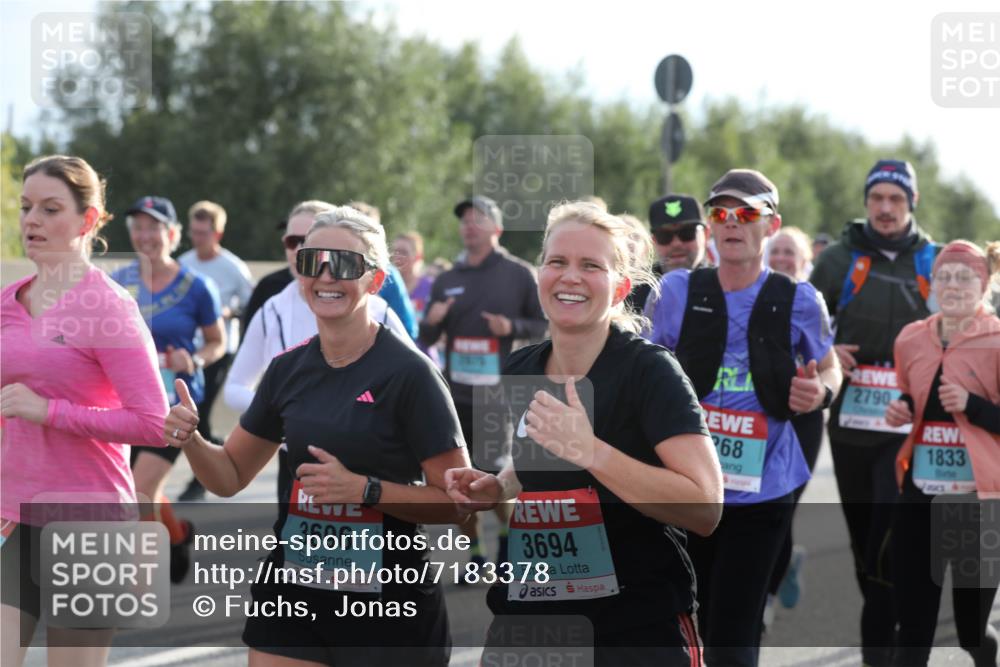 03.10.2024 - Köhlbrandbrückenlauf Fuchs,  Jonas http://msf.ph/oto/7183378 03.10.2024 09:18:02 Position 3 3696, 3694, 2790, 68, 1833 meine-sportfotos.de