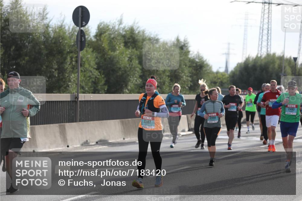 03.10.2024 - Köhlbrandbrückenlauf Fuchs,  Jonas http://msf.ph/oto/7183420 03.10.2024 09:18:05 Position 3 2287, 2114, 2498, 9290, 2493 meine-sportfotos.de