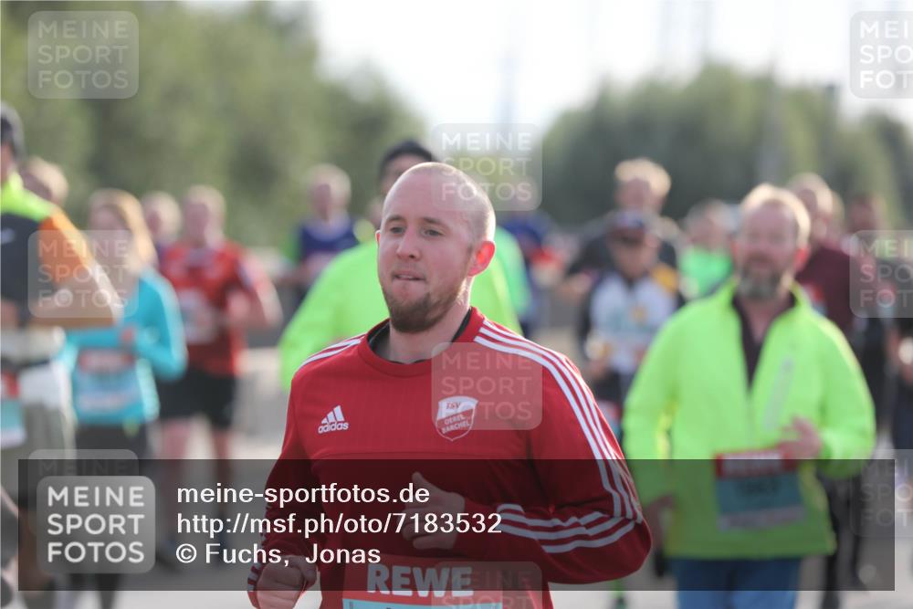 03.10.2024 - Köhlbrandbrückenlauf Fuchs,  Jonas http://msf.ph/oto/7183532 03.10.2024 09:18:13 Position 3  meine-sportfotos.de