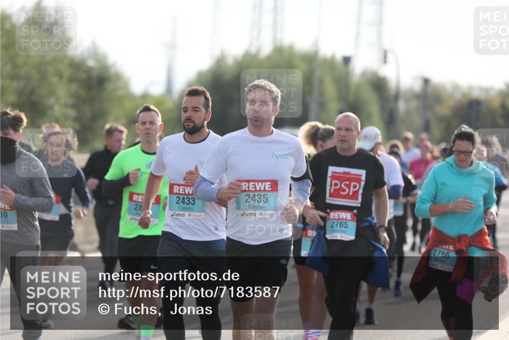 03.10.2024 - Köhlbrandbrückenlauf Fuchs,  Jonas http://msf.ph/oto/7183587 03.10.2024 09:18:17 Position 3 2435, 2433, 28, 30, 2765, 2766 meine-sportfotos.de