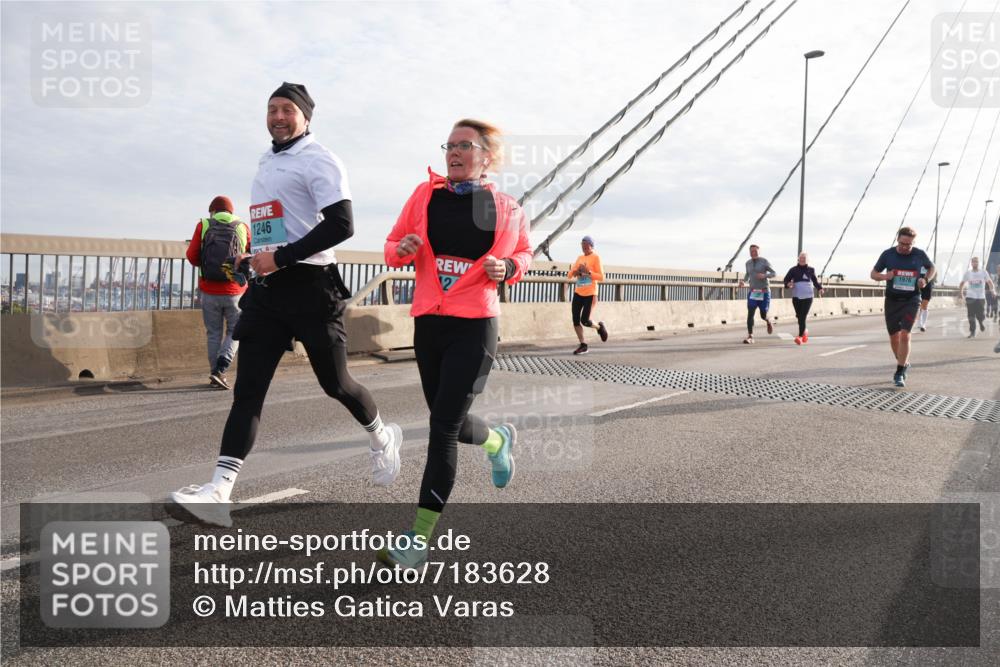 03.10.2024 - Köhlbrandbrückenlauf Matties Gatica Varas http://msf.ph/oto/7183628 03.10.2024 09:25:24 Position 2 1246, 2, 1976 meine-sportfotos.de