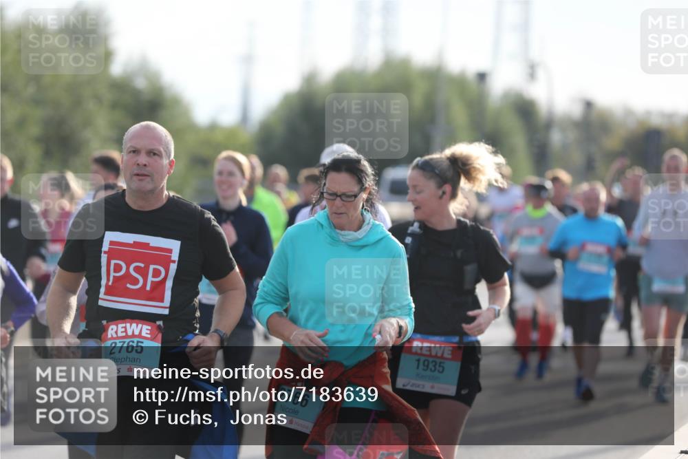 03.10.2024 - Köhlbrandbrückenlauf Fuchs,  Jonas http://msf.ph/oto/7183639 03.10.2024 09:18:20 Position 3 2765, 2766, 1935 meine-sportfotos.de