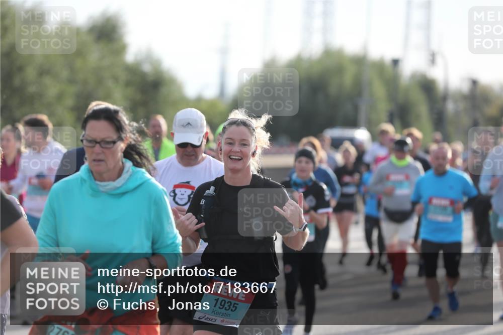 03.10.2024 - Köhlbrandbrückenlauf Fuchs,  Jonas http://msf.ph/oto/7183667 03.10.2024 09:18:21 Position 3 27, 1935 meine-sportfotos.de