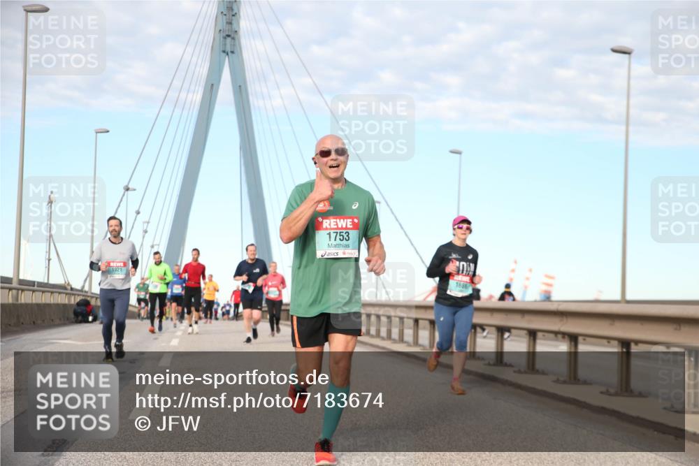 03.10.2024 - Köhlbrandbrückenlauf Jannik Wohlers http://msf.ph/oto/7183674 03.10.2024 09:43:51 Position 2 1921, 1753, 1686 meine-sportfotos.de