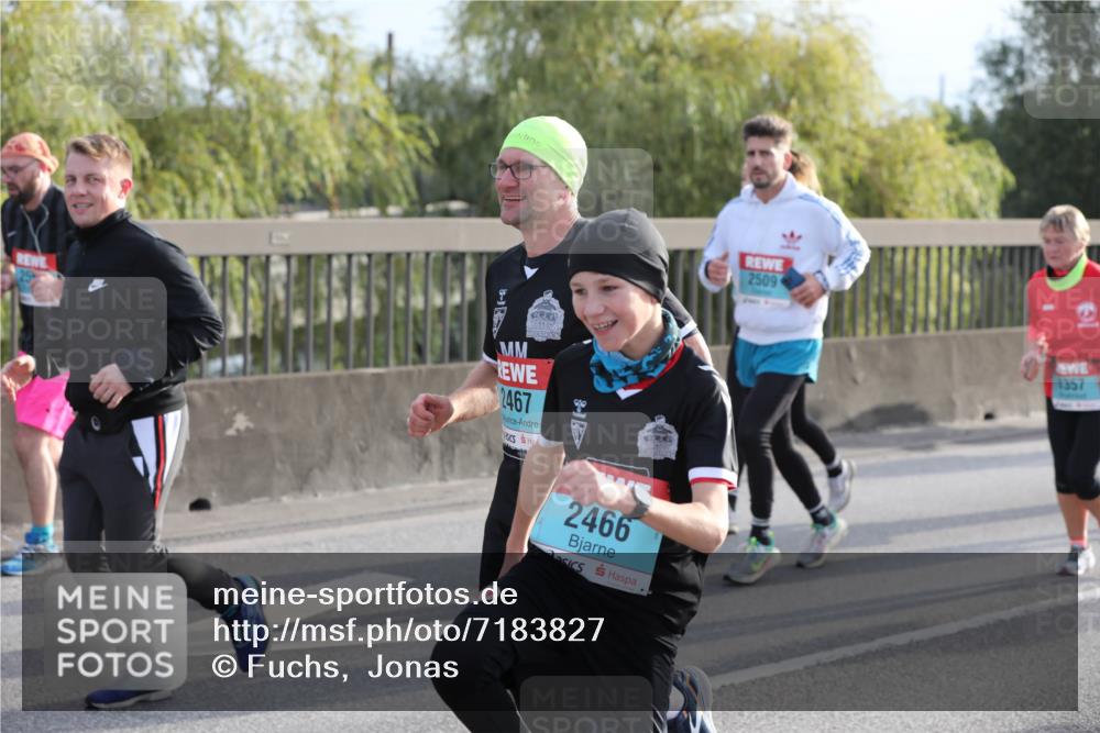 03.10.2024 - Köhlbrandbrückenlauf Fuchs,  Jonas http://msf.ph/oto/7183827 03.10.2024 09:18:26 Position 3 2467, 2466, 2509, 1357 meine-sportfotos.de