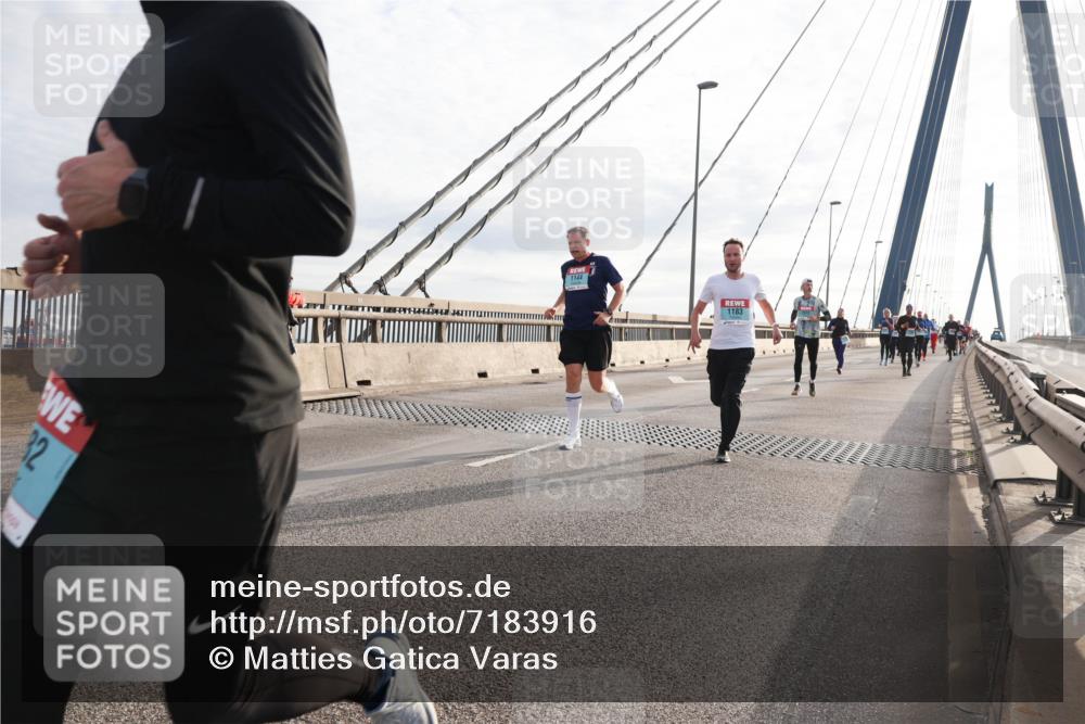 03.10.2024 - Köhlbrandbrückenlauf Matties Gatica Varas http://msf.ph/oto/7183916 03.10.2024 09:25:27 Position 2 32, 1183 meine-sportfotos.de