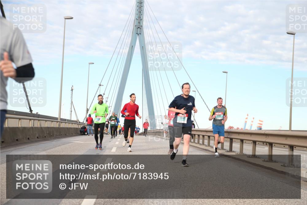 03.10.2024 - Köhlbrandbrückenlauf Jannik Wohlers http://msf.ph/oto/7183945 03.10.2024 09:43:54 Position 2 1692, 2362 meine-sportfotos.de