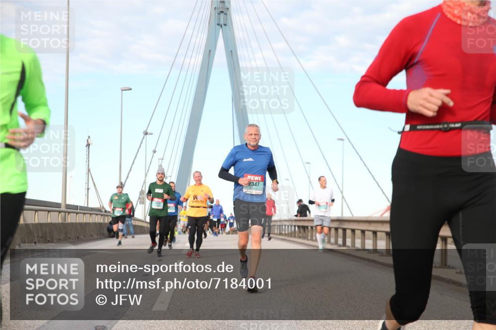 03.10.2024 - Köhlbrandbrückenlauf Jannik Wohlers http://msf.ph/oto/7184001 03.10.2024 09:43:58 Position 2 1809, 2347 meine-sportfotos.de