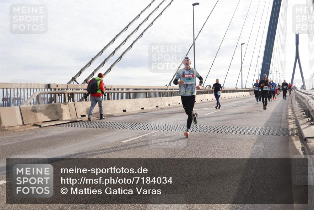 03.10.2024 - Köhlbrandbrückenlauf Matties Gatica Varas http://msf.ph/oto/7184034 03.10.2024 09:25:29 Position 2 2612 meine-sportfotos.de