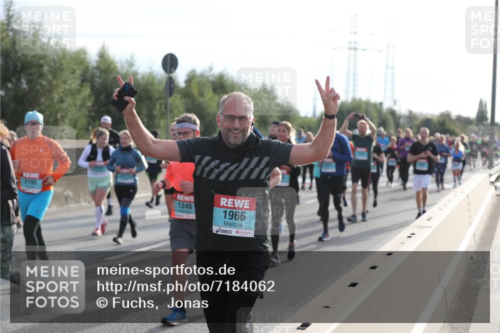 03.10.2024 - Köhlbrandbrückenlauf Fuchs,  Jonas http://msf.ph/oto/7184062 03.10.2024 09:18:34 Position 3 2195, 1346, 1966 meine-sportfotos.de