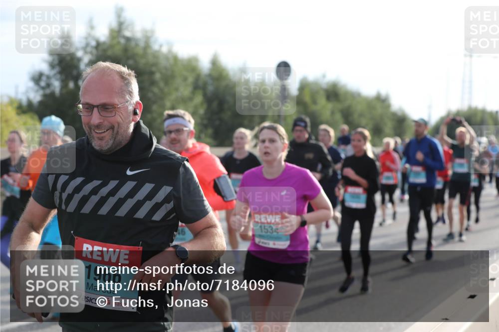 03.10.2024 - Köhlbrandbrückenlauf Fuchs,  Jonas http://msf.ph/oto/7184096 03.10.2024 09:18:35 Position 3 1966, 1534 meine-sportfotos.de