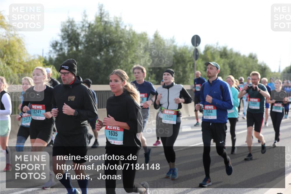 03.10.2024 - Köhlbrandbrückenlauf Fuchs,  Jonas http://msf.ph/oto/7184148 03.10.2024 09:18:37 Position 3 2241, 2411, 1635, 1408, 2584, 2609 meine-sportfotos.de