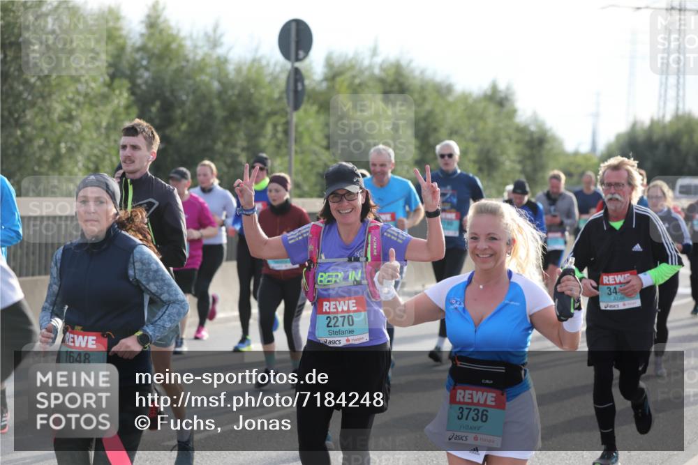 03.10.2024 - Köhlbrandbrückenlauf Fuchs,  Jonas http://msf.ph/oto/7184248 03.10.2024 09:18:43 Position 3 1648, 2270, 3736, 34 meine-sportfotos.de