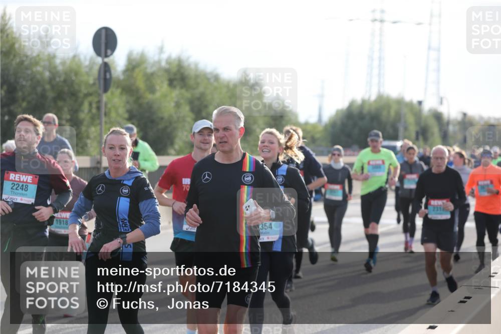 03.10.2024 - Köhlbrandbrückenlauf Fuchs,  Jonas http://msf.ph/oto/7184345 03.10.2024 09:18:49 Position 3 2248, 1918, 354, 2314 meine-sportfotos.de