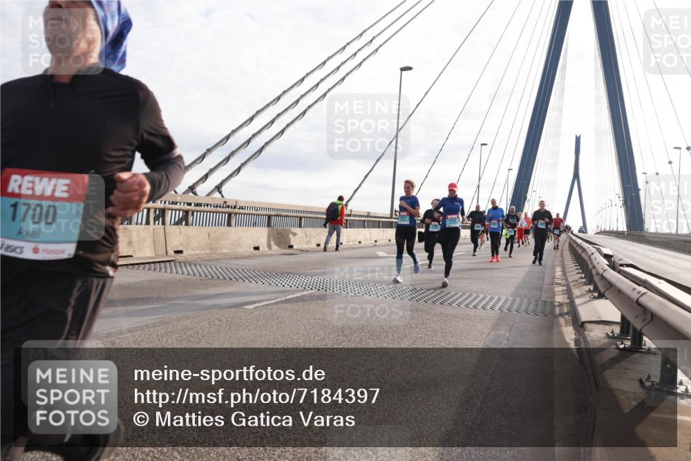 03.10.2024 - Köhlbrandbrückenlauf Matties Gatica Varas http://msf.ph/oto/7184397 03.10.2024 09:25:34 Position 2 1700, 1412 meine-sportfotos.de