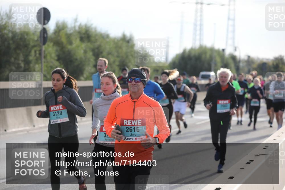 03.10.2024 - Köhlbrandbrückenlauf Fuchs,  Jonas http://msf.ph/oto/7184403 03.10.2024 09:18:54 Position 3 3129, 32, 2615 meine-sportfotos.de