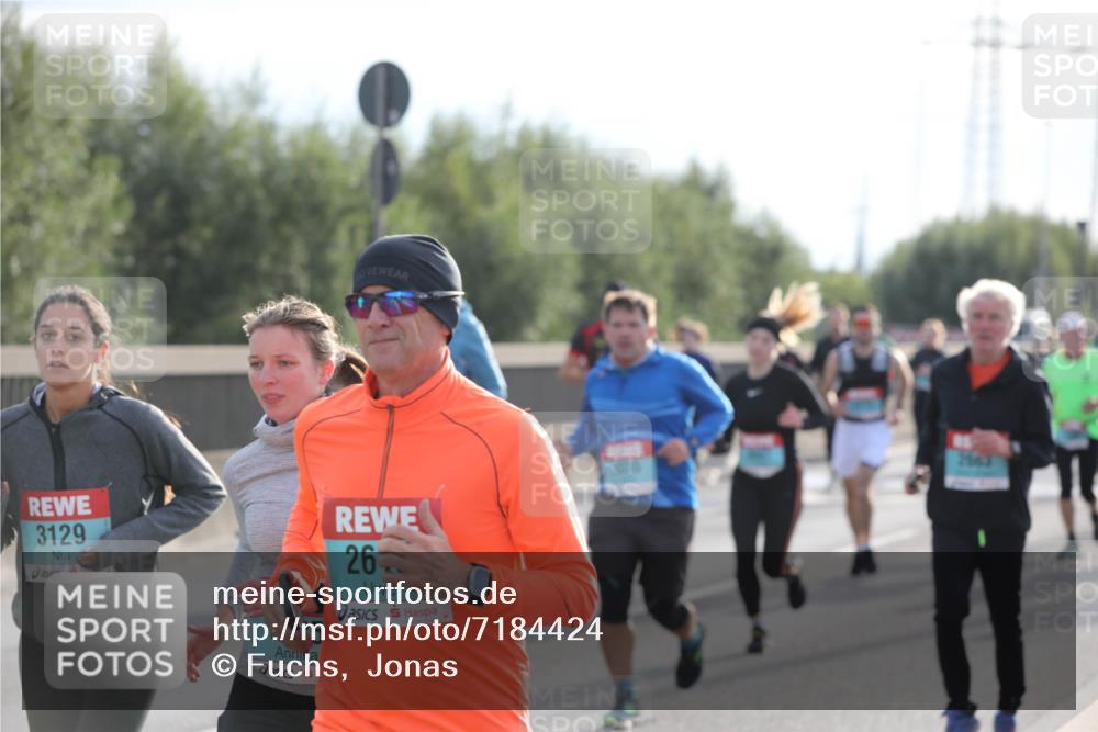 03.10.2024 - Köhlbrandbrückenlauf Fuchs,  Jonas http://msf.ph/oto/7184424 03.10.2024 09:18:55 Position 3 3129, 26, 2563 meine-sportfotos.de