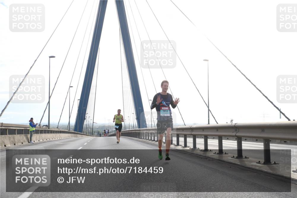 03.10.2024 - Köhlbrandbrückenlauf Jannik Wohlers http://msf.ph/oto/7184459 03.10.2024 09:17:42 Position 1 1014 meine-sportfotos.de