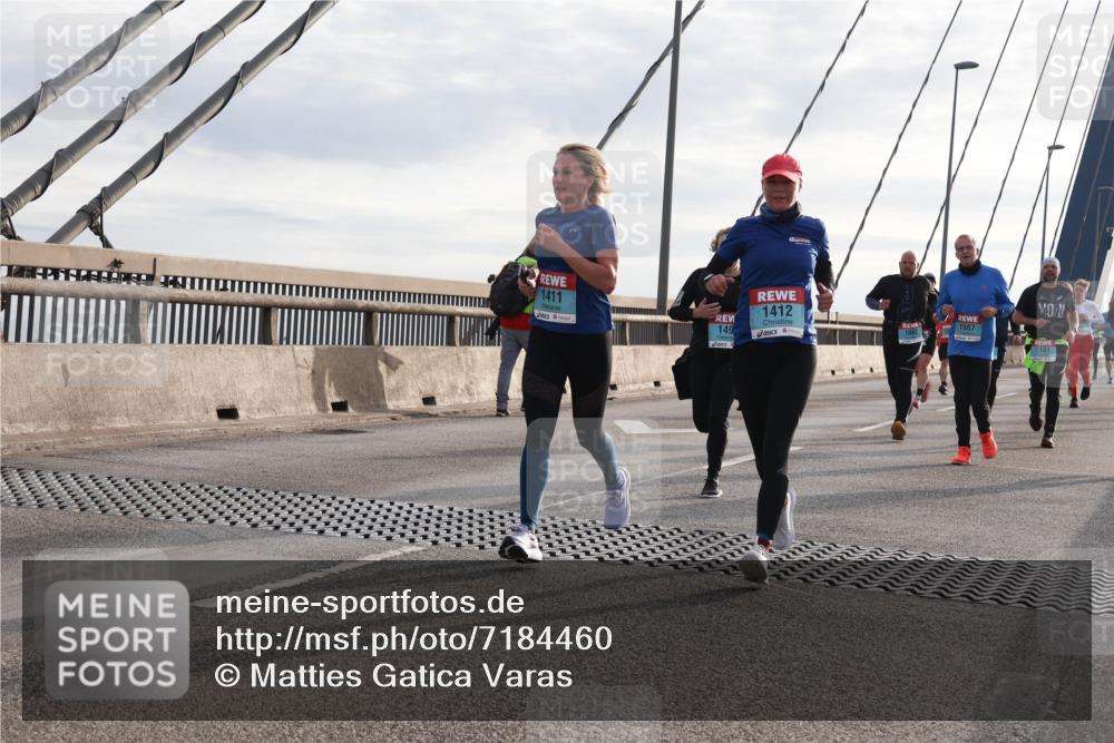 03.10.2024 - Köhlbrandbrückenlauf Matties Gatica Varas http://msf.ph/oto/7184460 03.10.2024 09:25:34 Position 2 1411, 1412, 1557, 149, 1101 meine-sportfotos.de