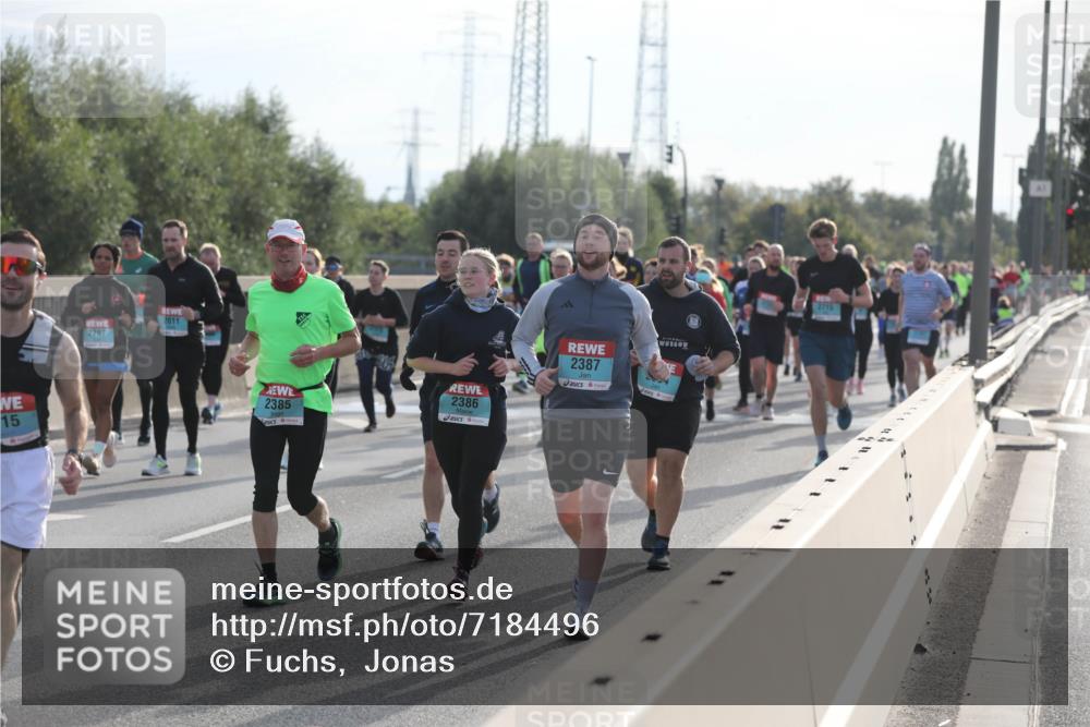 03.10.2024 - Köhlbrandbrückenlauf Fuchs,  Jonas http://msf.ph/oto/7184496 03.10.2024 09:18:58 Position 3 15, 2011, 2797, 2385, 2386, 2387, 2715 meine-sportfotos.de