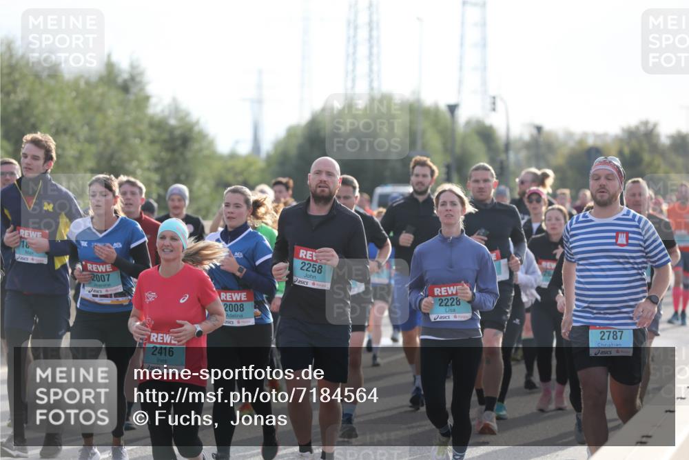 03.10.2024 - Köhlbrandbrückenlauf Fuchs,  Jonas http://msf.ph/oto/7184564 03.10.2024 09:19:05 Position 3 18, 2007, 2416, 2008, 2258, 2228, 2787 meine-sportfotos.de