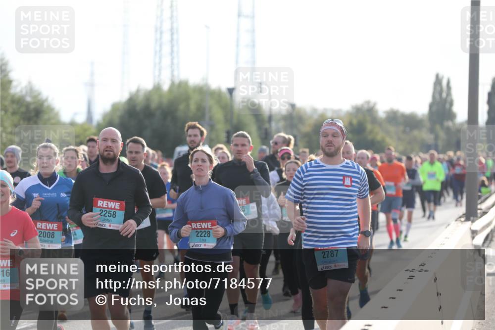 03.10.2024 - Köhlbrandbrückenlauf Fuchs,  Jonas http://msf.ph/oto/7184577 03.10.2024 09:19:05 Position 3 2008, 2258, 2228, 16, 2787 meine-sportfotos.de