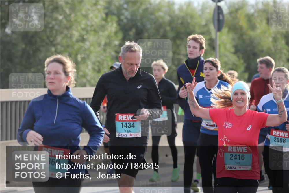 03.10.2024 - Köhlbrandbrückenlauf Fuchs,  Jonas http://msf.ph/oto/7184645 03.10.2024 09:19:07 Position 3 2860, 1434, 2416, 2008 meine-sportfotos.de
