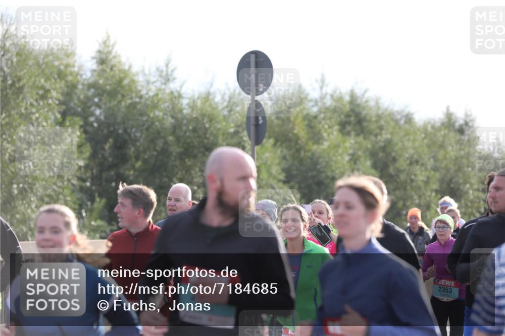 03.10.2024 - Köhlbrandbrückenlauf Fuchs,  Jonas http://msf.ph/oto/7184685 03.10.2024 09:19:08 Position 3 2353 meine-sportfotos.de