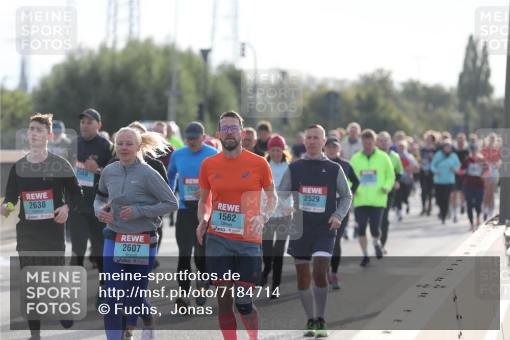 03.10.2024 - Köhlbrandbrückenlauf Fuchs,  Jonas http://msf.ph/oto/7184714 03.10.2024 09:19:13 Position 3 2638, 2549, 265, 1562, 2607, 2529, 2307 meine-sportfotos.de