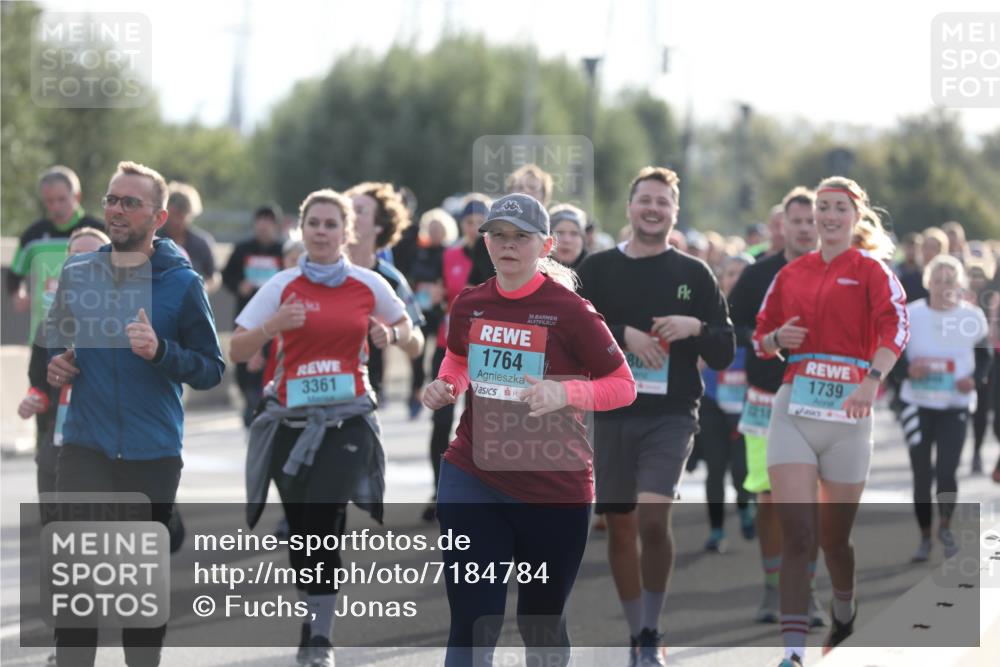 03.10.2024 - Köhlbrandbrückenlauf Fuchs,  Jonas http://msf.ph/oto/7184784 03.10.2024 09:19:26 Position 3 3361, 30, 1764, 1739 meine-sportfotos.de
