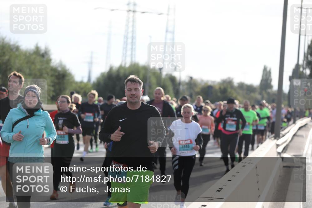 03.10.2024 - Köhlbrandbrückenlauf Fuchs,  Jonas http://msf.ph/oto/7184827 03.10.2024 09:19:30 Position 3 2168, 3218, 2346 meine-sportfotos.de