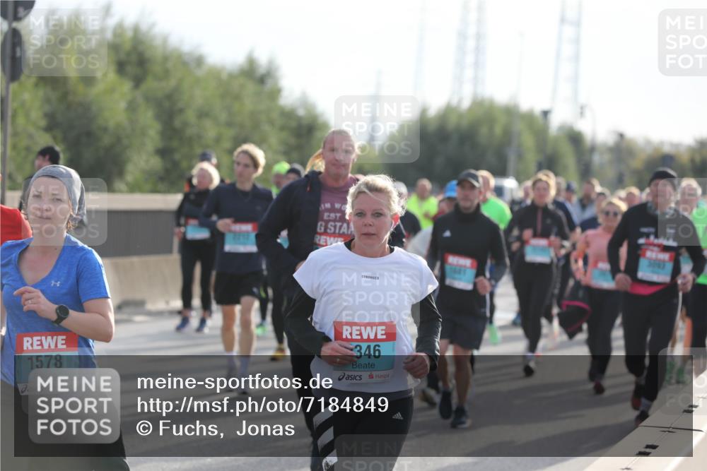 03.10.2024 - Köhlbrandbrückenlauf Fuchs,  Jonas http://msf.ph/oto/7184849 03.10.2024 09:19:33 Position 3 1578, 346, 1601 meine-sportfotos.de