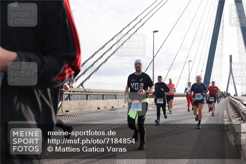 03.10.2024 - Köhlbrandbrückenlauf Matties Gatica Varas http://msf.ph/oto/7184854 03.10.2024 09:25:39 Position 2 1101, 1519, 1613, 1697 meine-sportfotos.de