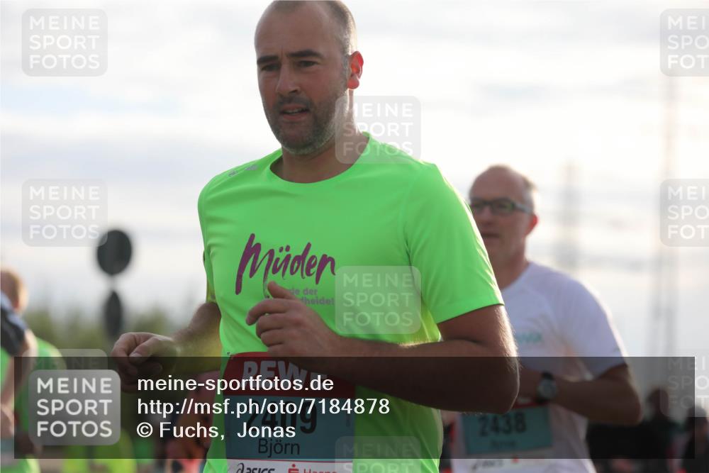 03.10.2024 - Köhlbrandbrückenlauf Fuchs,  Jonas http://msf.ph/oto/7184878 03.10.2024 09:19:39 Position 3 2409, 2438 meine-sportfotos.de