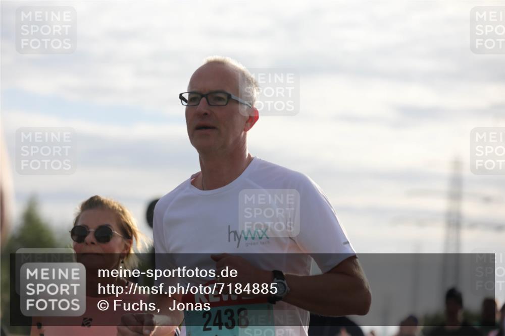 03.10.2024 - Köhlbrandbrückenlauf Fuchs,  Jonas http://msf.ph/oto/7184885 03.10.2024 09:19:40 Position 3 2438 meine-sportfotos.de