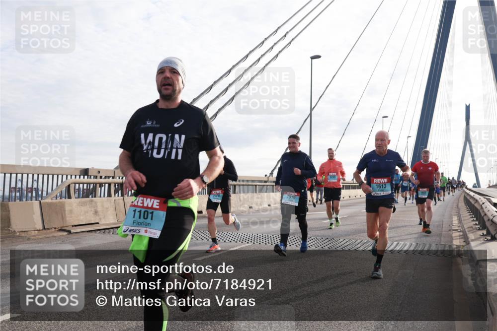 03.10.2024 - Köhlbrandbrückenlauf Matties Gatica Varas http://msf.ph/oto/7184921 03.10.2024 09:25:39 Position 2 1101, 1728, 1519, 2230, 1613, 1697 meine-sportfotos.de